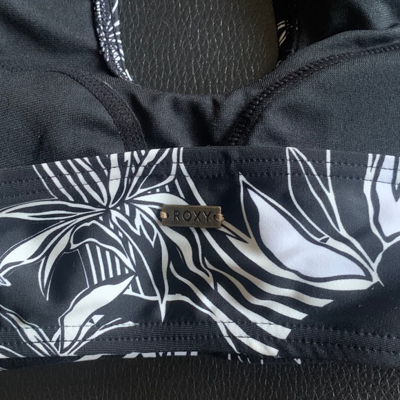 Like New, Roxy Keyhole Bikini Top, XS - Picture 2 of 3